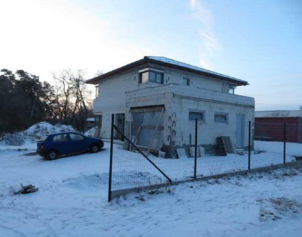 Dražba pozemků a rozest. RD, Bělá pod Bez. ID 7521e 0508