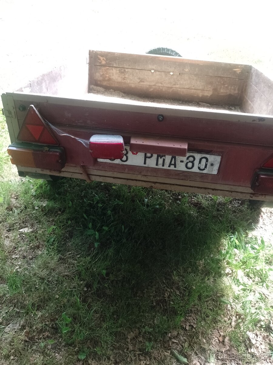 Přívěsný vozik