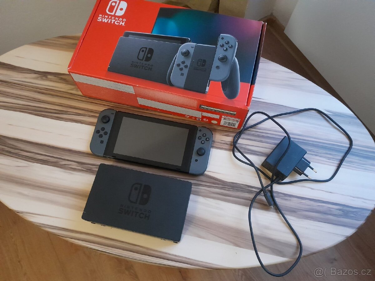 Nintendo Switch Grey Joy-Con +3 hry