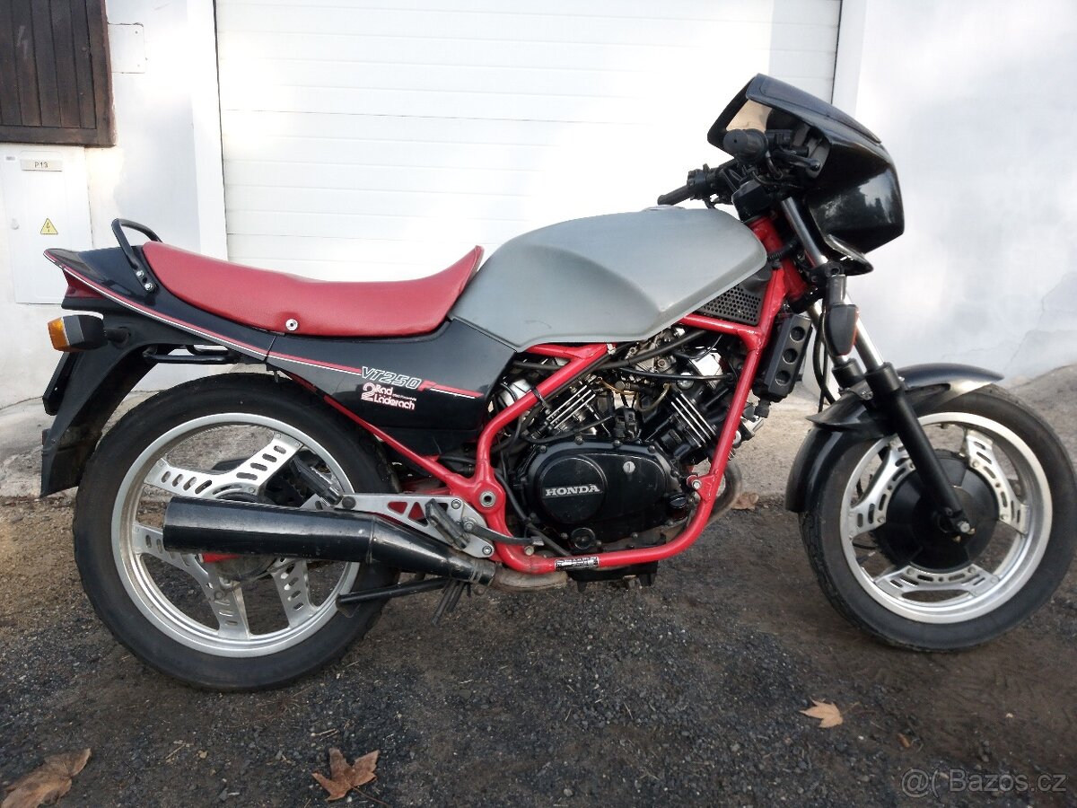 Honda VTR 250 F
