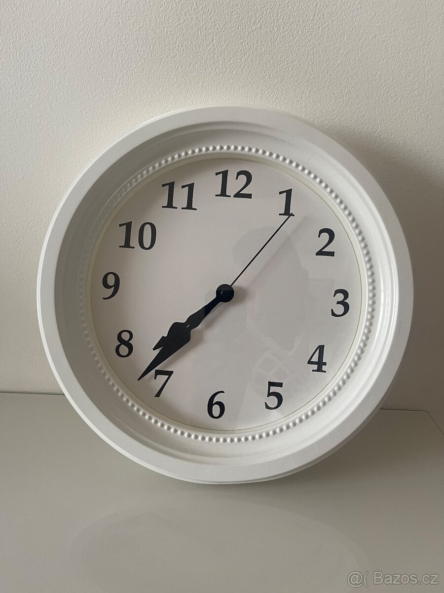 Hodiny na zeď IKEA Sondrum