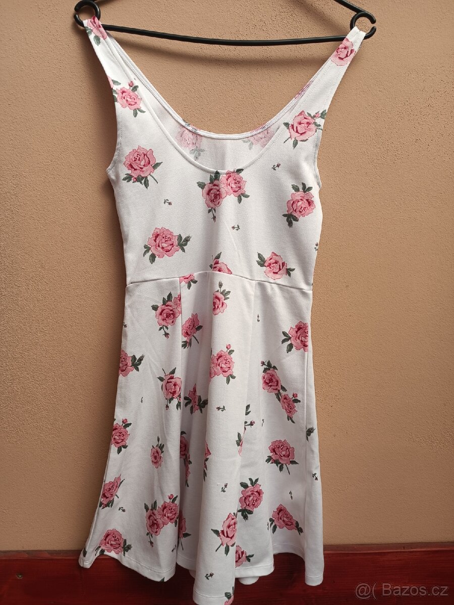 Letní šaty vel XS