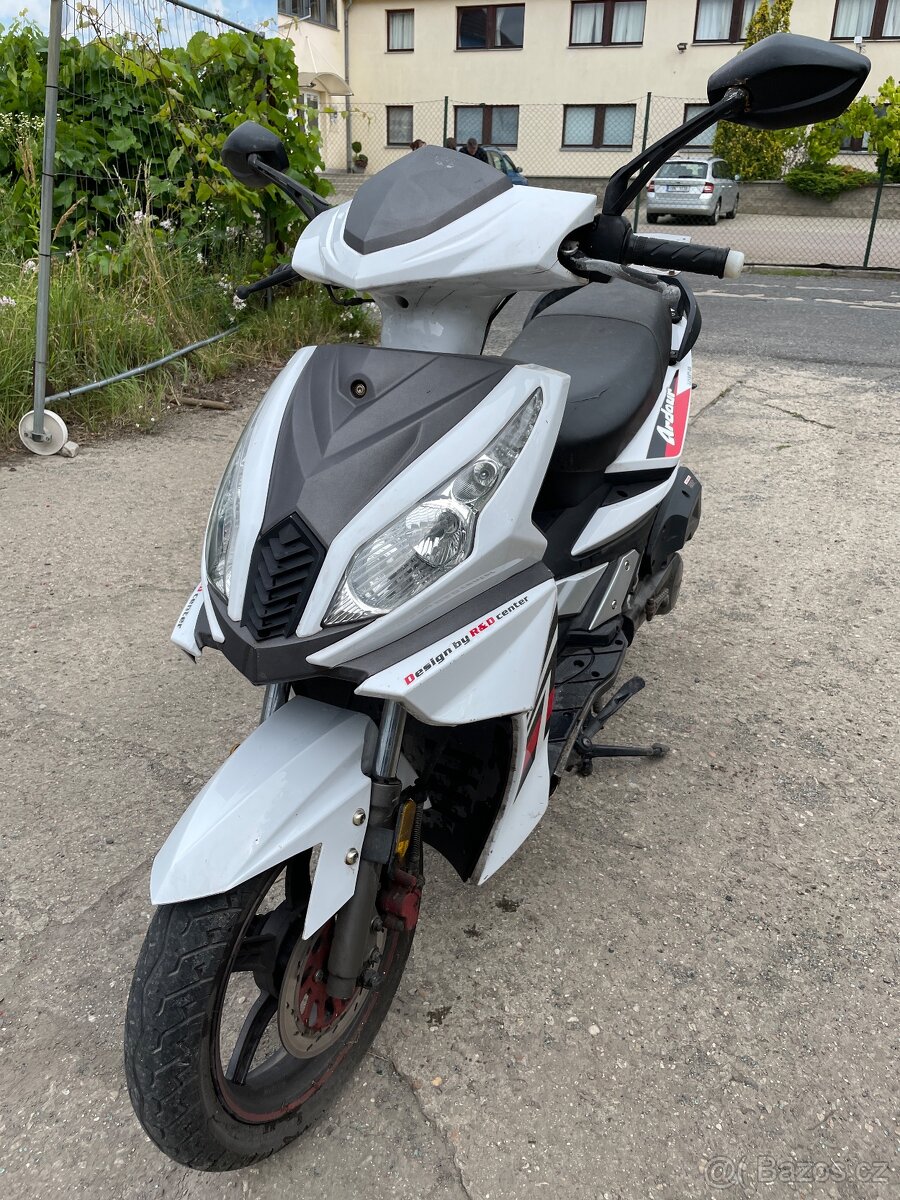 Skútr Maxon Ardour 125ccm 6kW, rok 2011,, STK do 7/2029