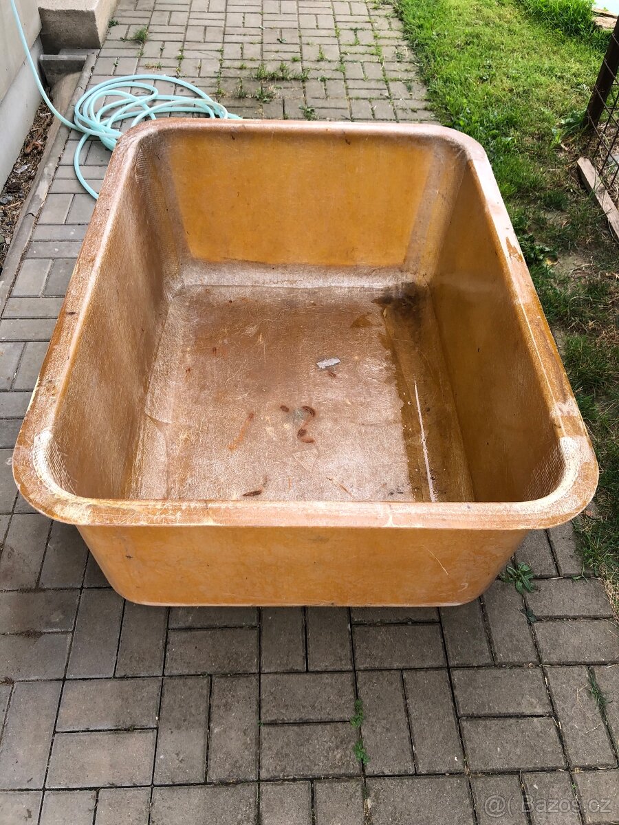 Sklolaminátová nádrž