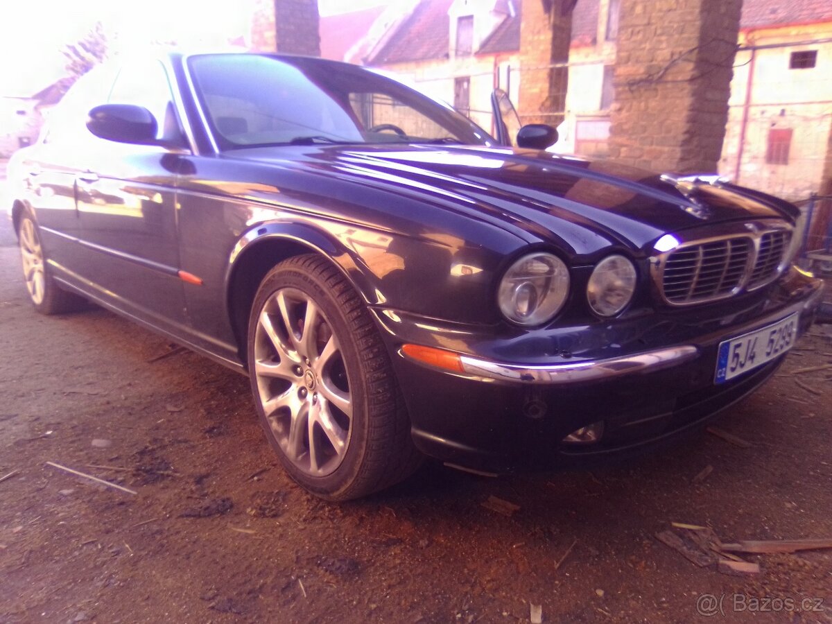 Jaguar XJ350