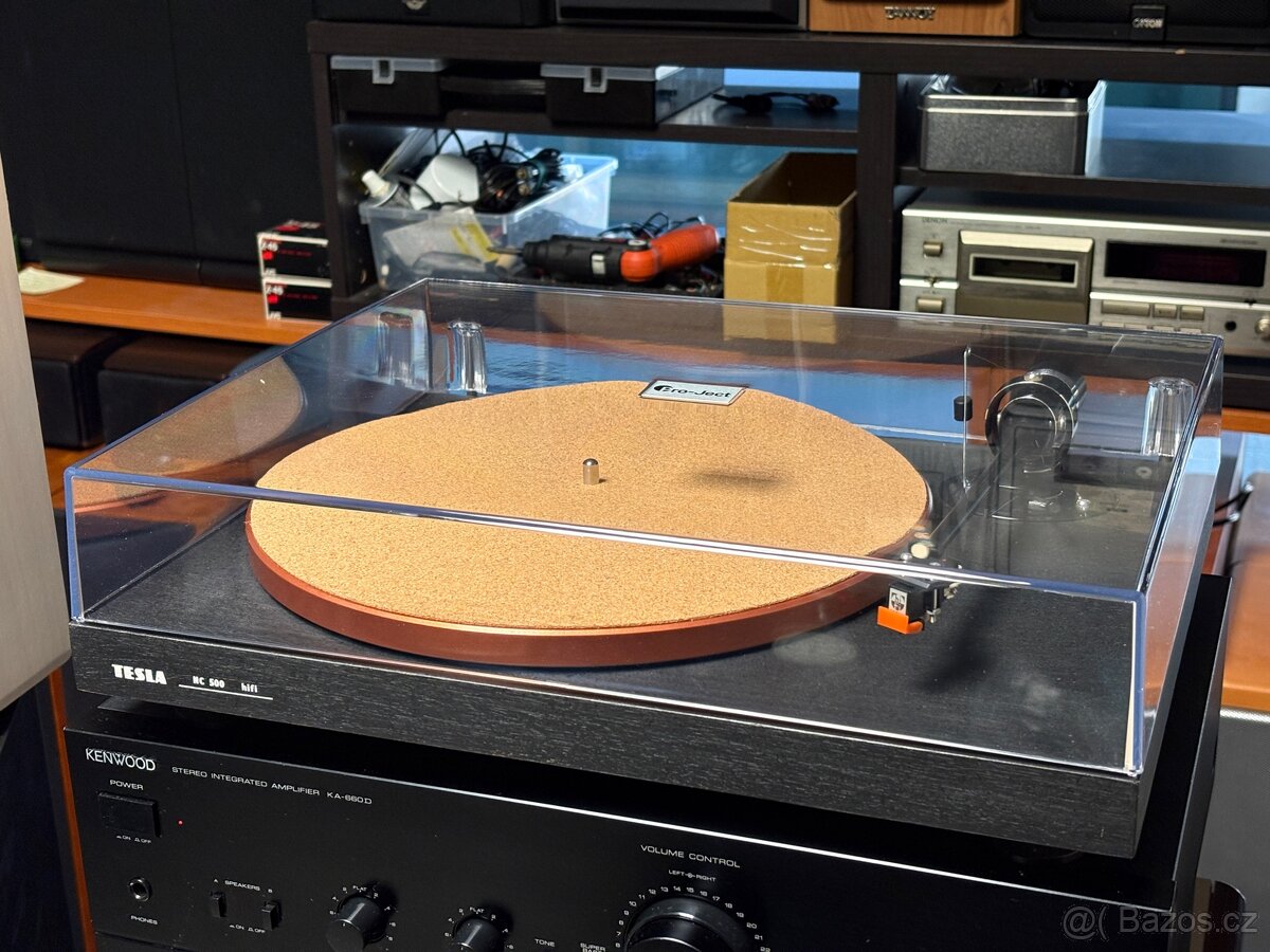 Gramofon Tesla NC500