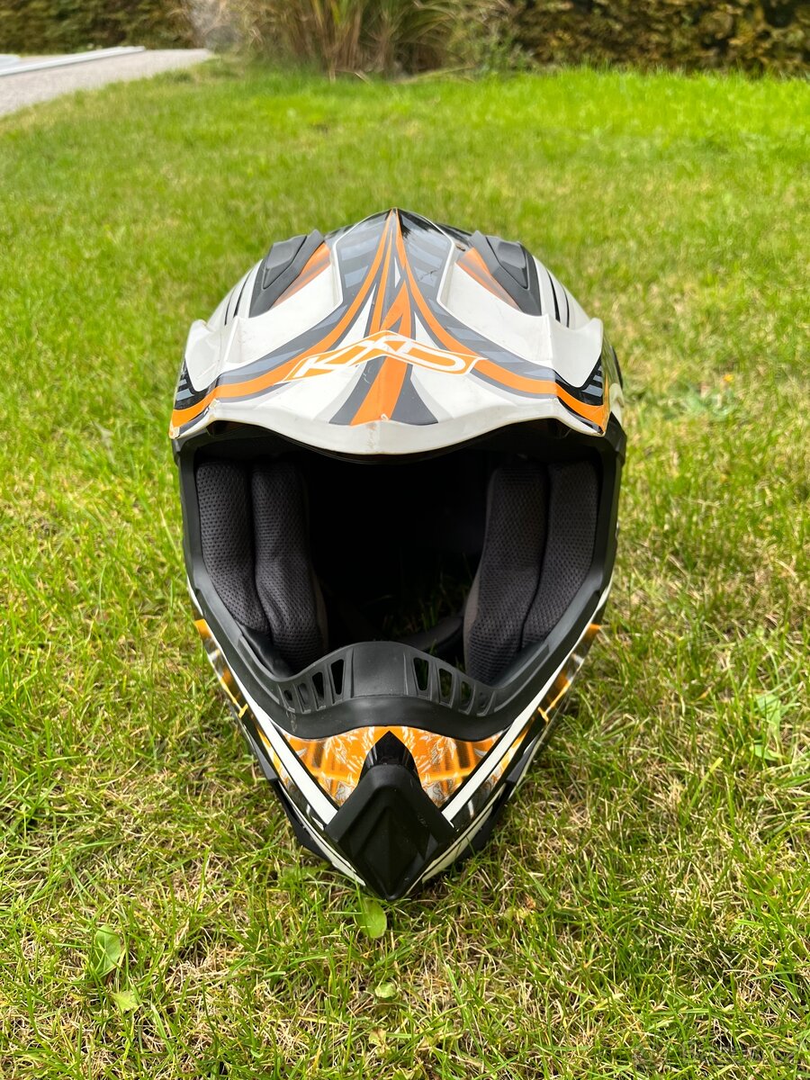 Helma na motorku/čtyřkolku