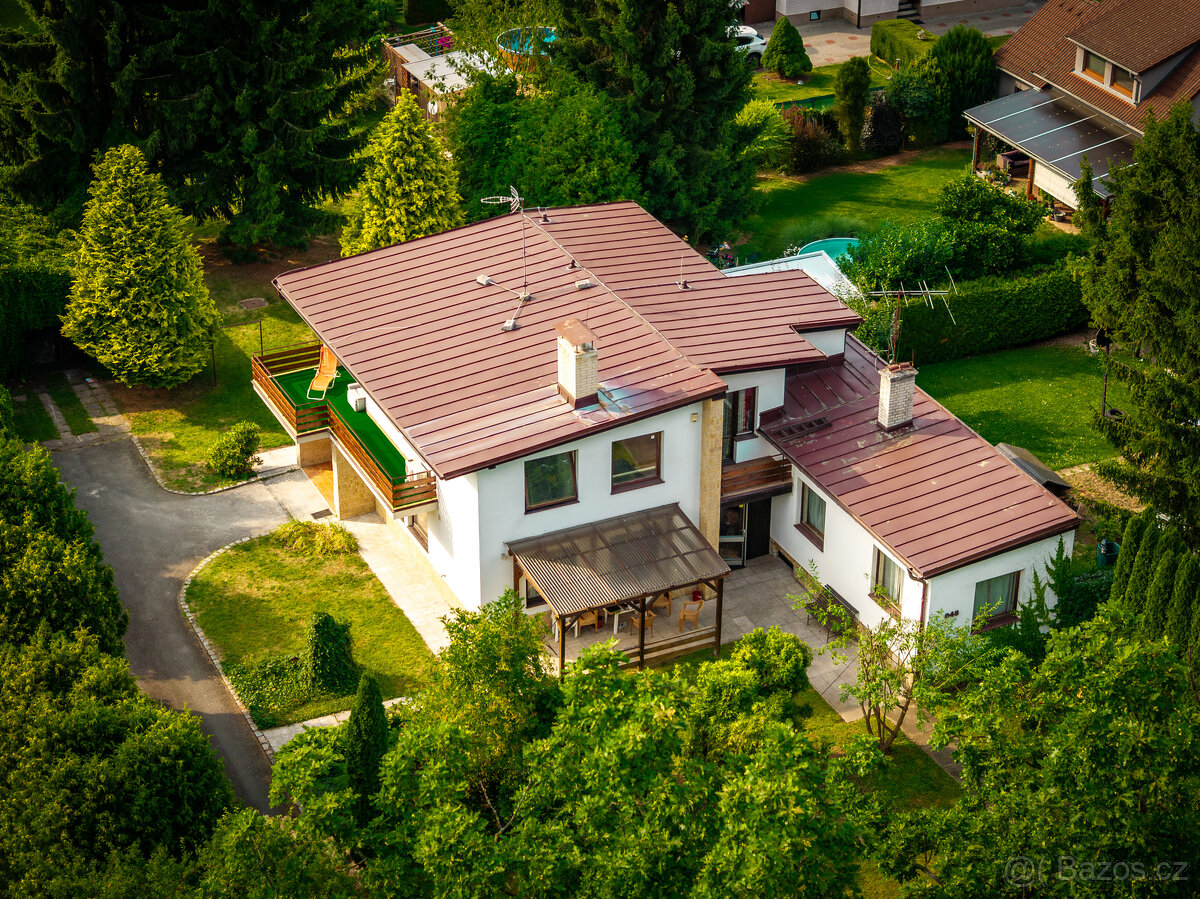 Dům s neuvěřitelnou atmosféru v klidné části Úval