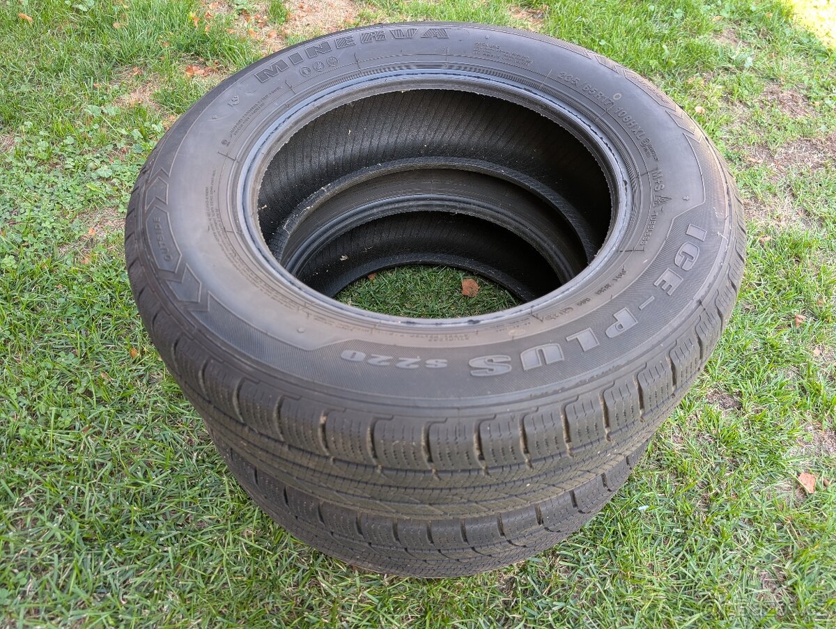 Zimní pneu Minerva S220 235/65 R17 - předání Praha + Benešov