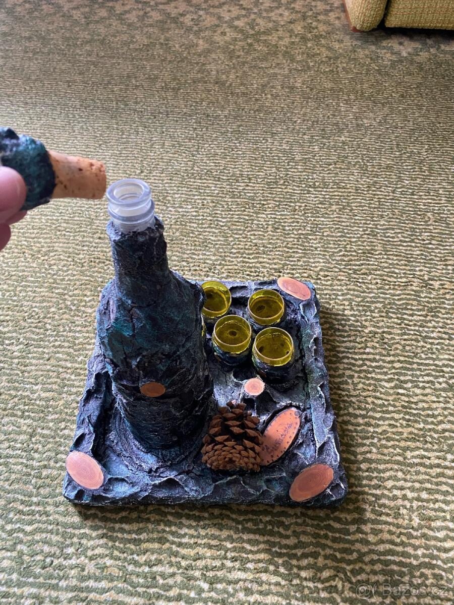 Ozdobná lahev a skleničky Šumava