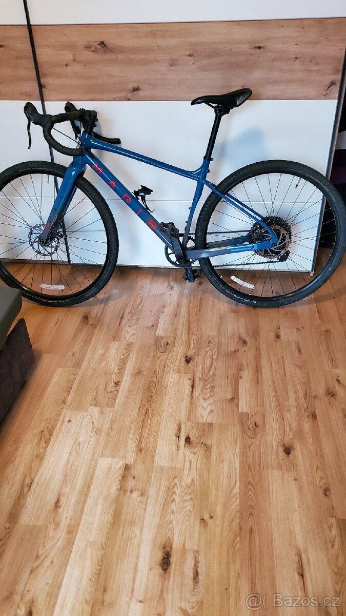 Silniční kolo MARIN