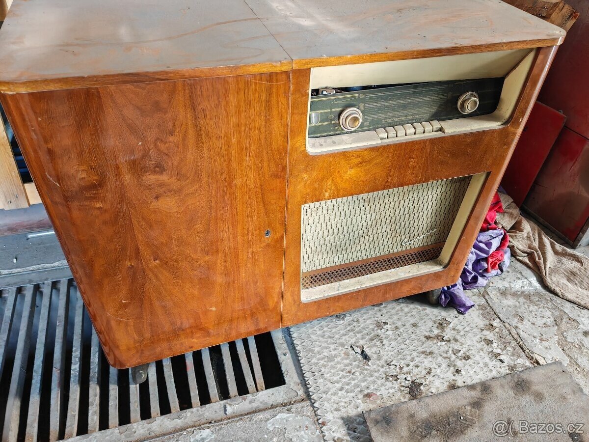strá komoda - gramofon