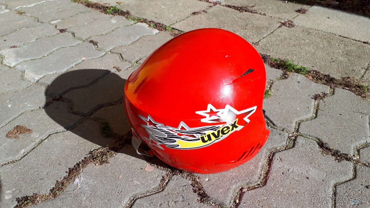 Dětská lyžařská helma Uvex
