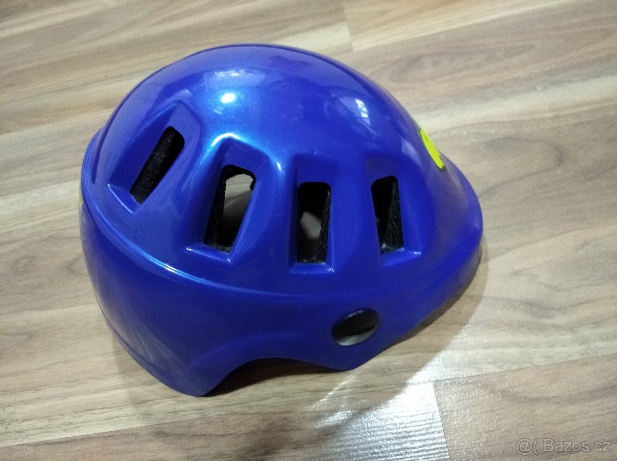 Přilba na kolo/ koloběžku/ skate