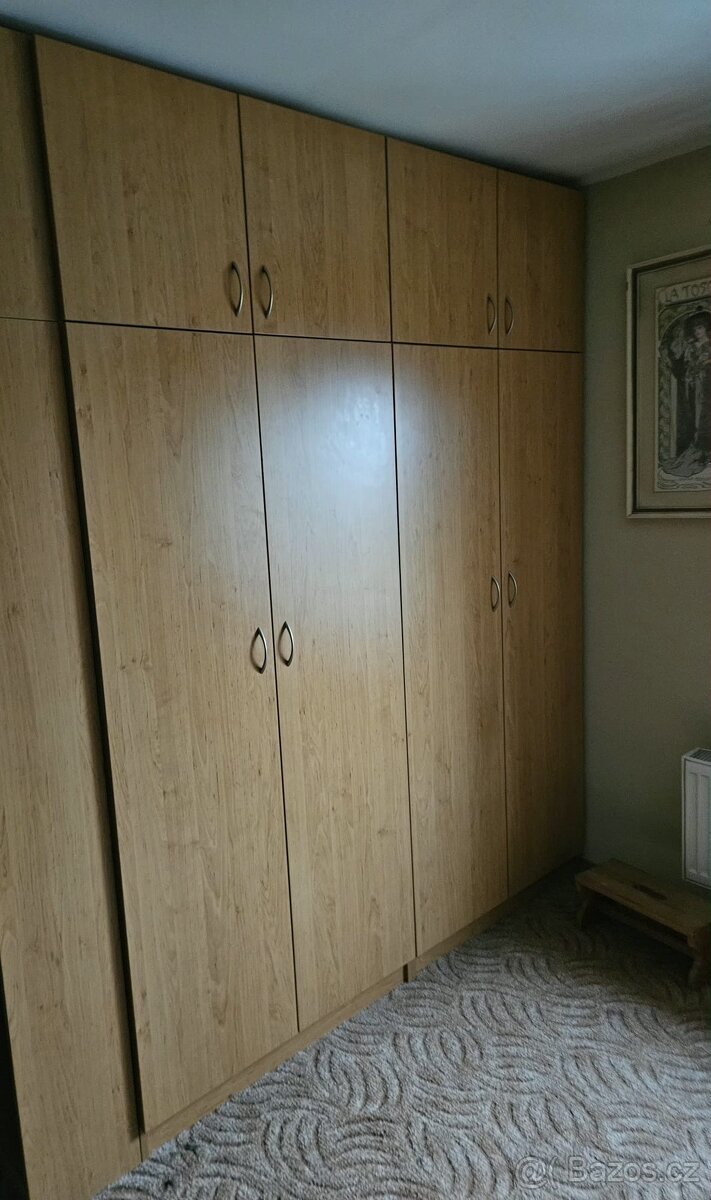 Skříň šatní s nástavcem