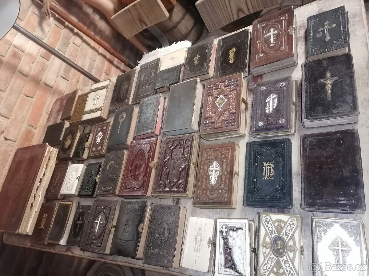Modlitební knížky + římský misál