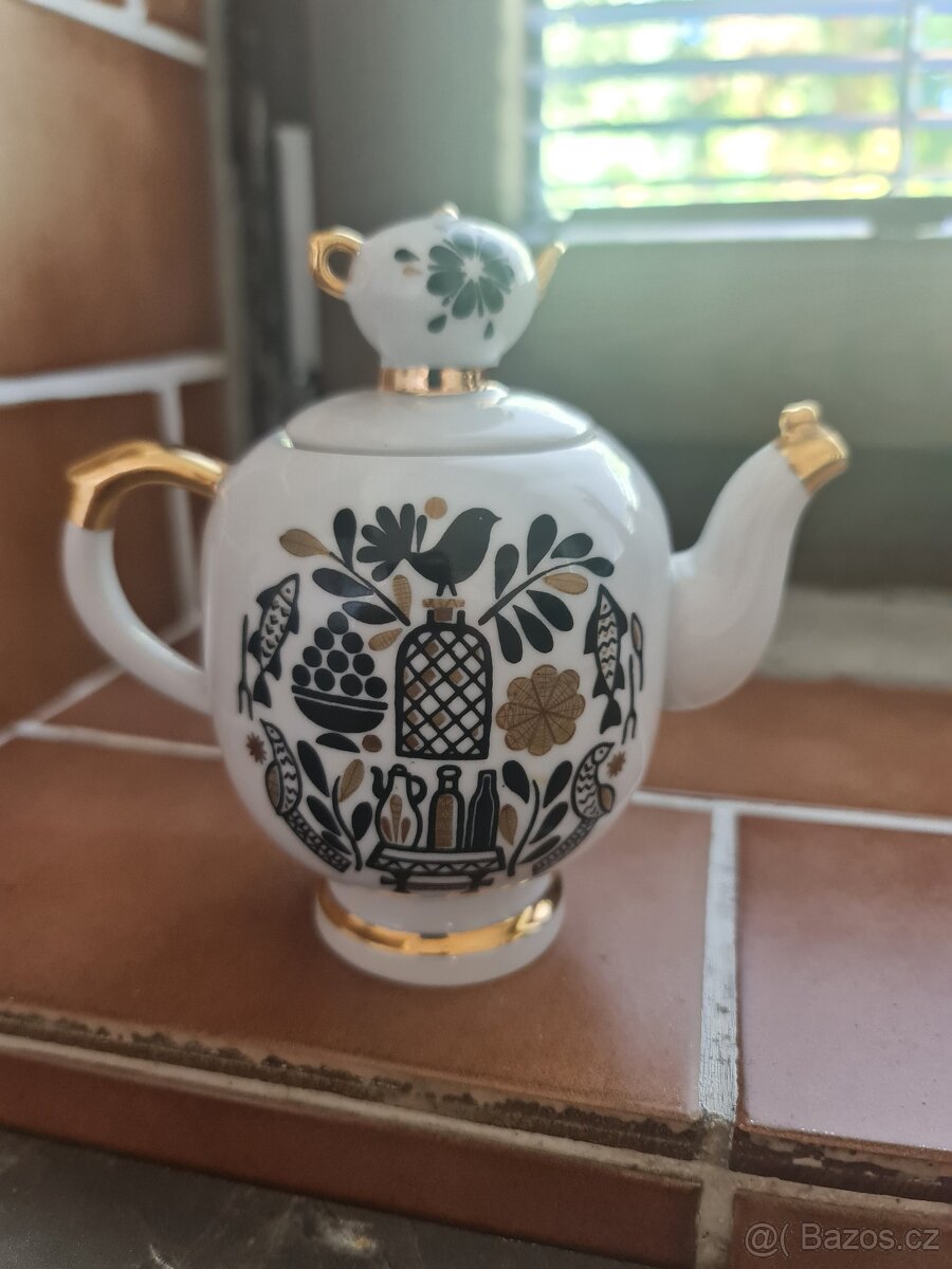 malá čajová konvička Lomonosov