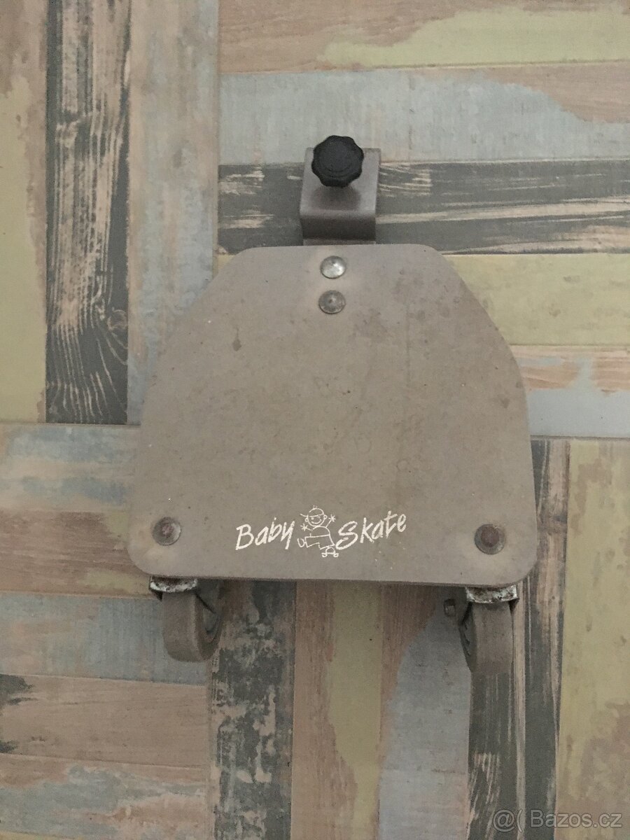 skejt ke kočárku stupátko