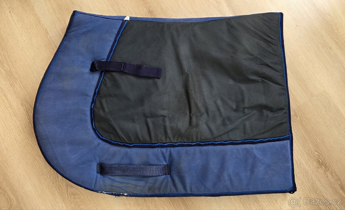 Všestranná dečka pod anglické sedlo