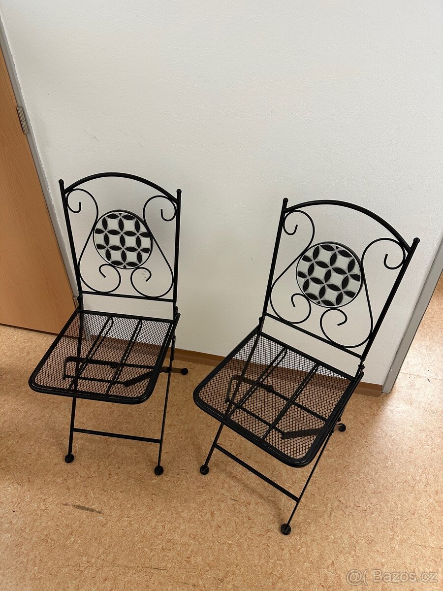 Kovový balkonový nábytek