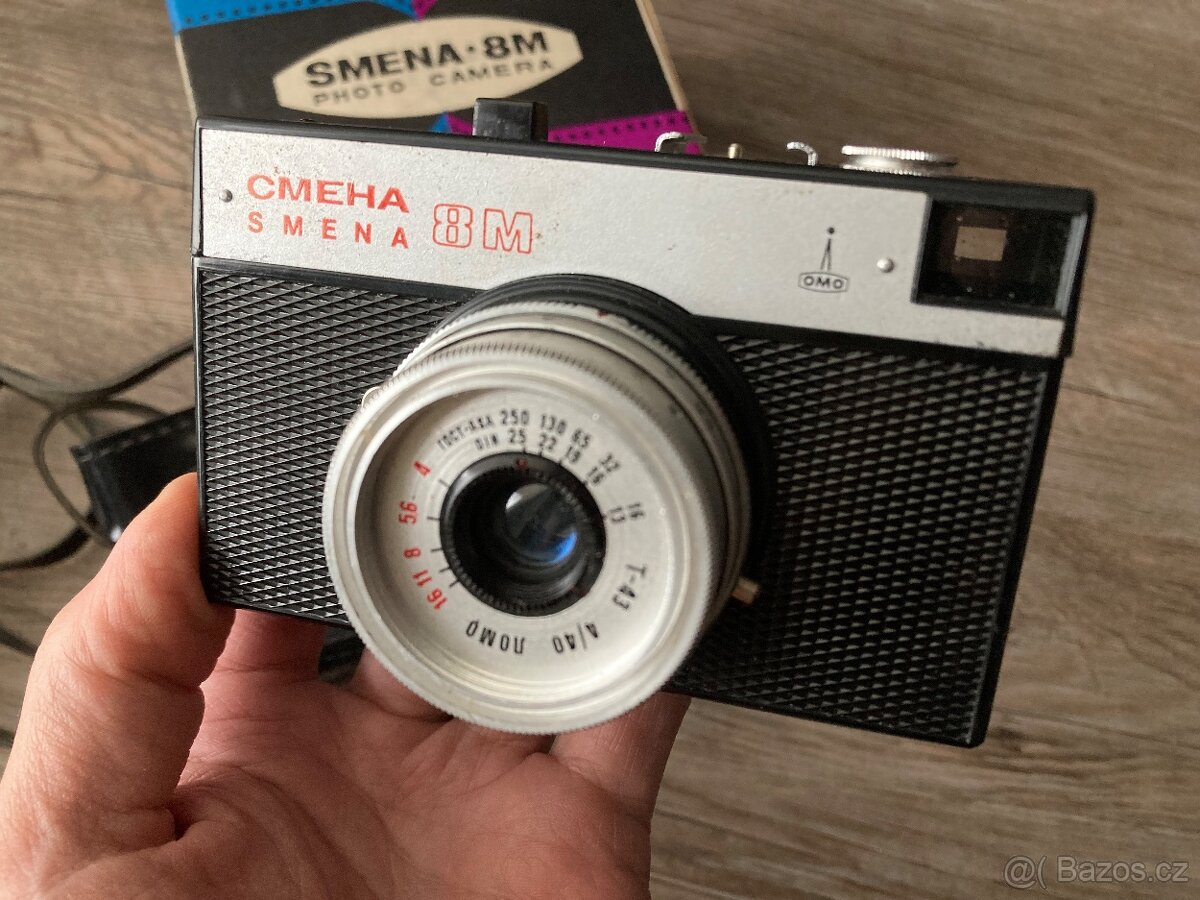 Starožitný ruský fotoaparát Smena 8M
