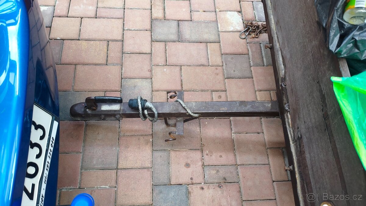 Přívěsný vozík