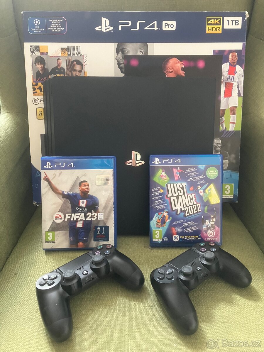 PlayStation 4 1TB + FIFA and Just dance