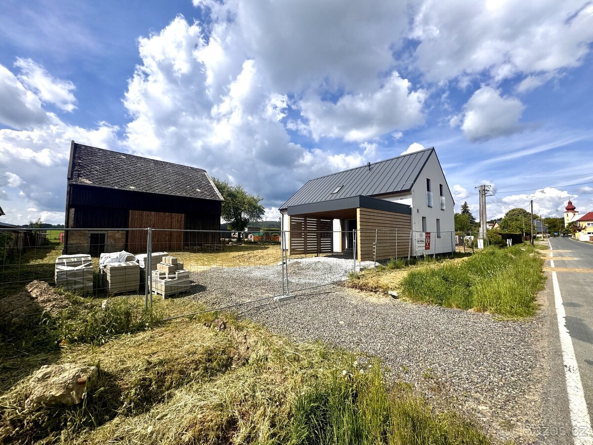 Novostavba RD 5+kk s chytrou domácností (161 m2), se stodol