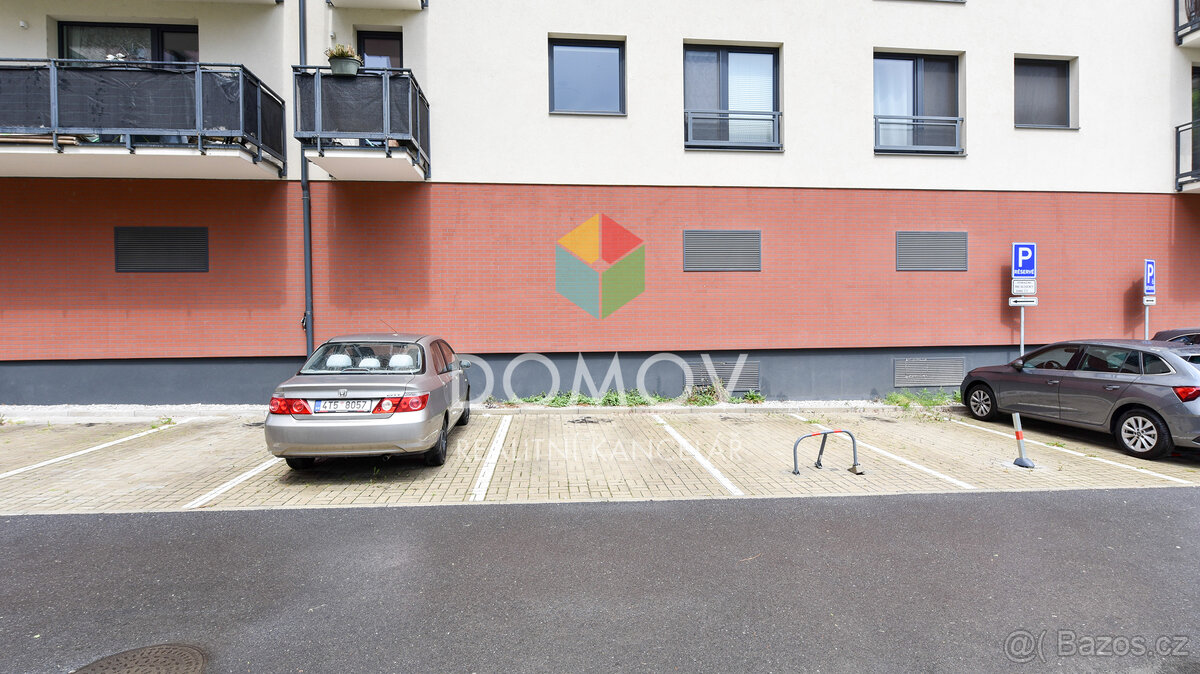 Pronájem venkovního parkovacího stání v centru Berouna, ulic