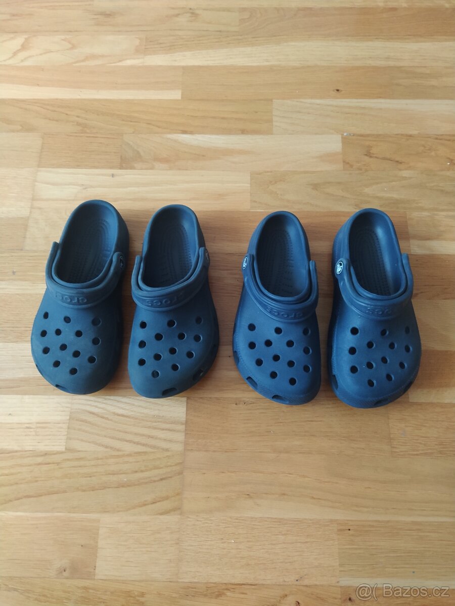 2x crocs 33 - 34 i dvojčata tmavě modré