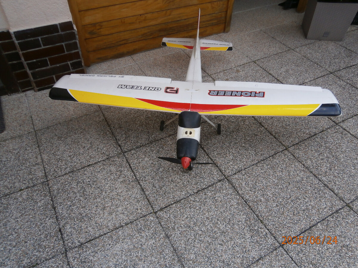 Letadlo s el.pohonem"PIONEER"