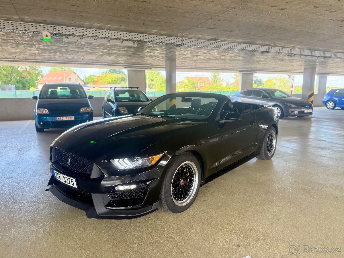 FORD MUSTANG CABRIO