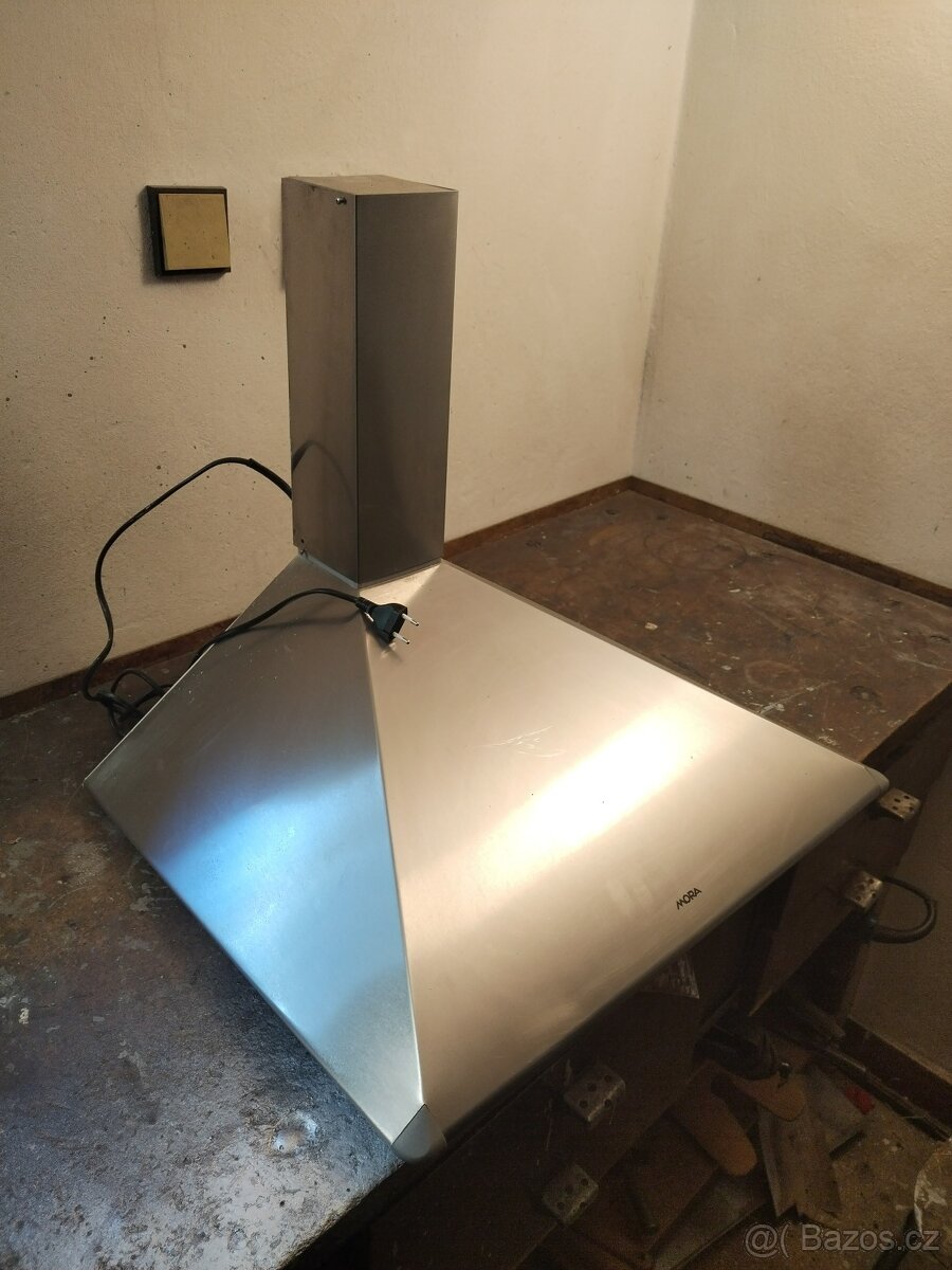 Nerezová digestoř