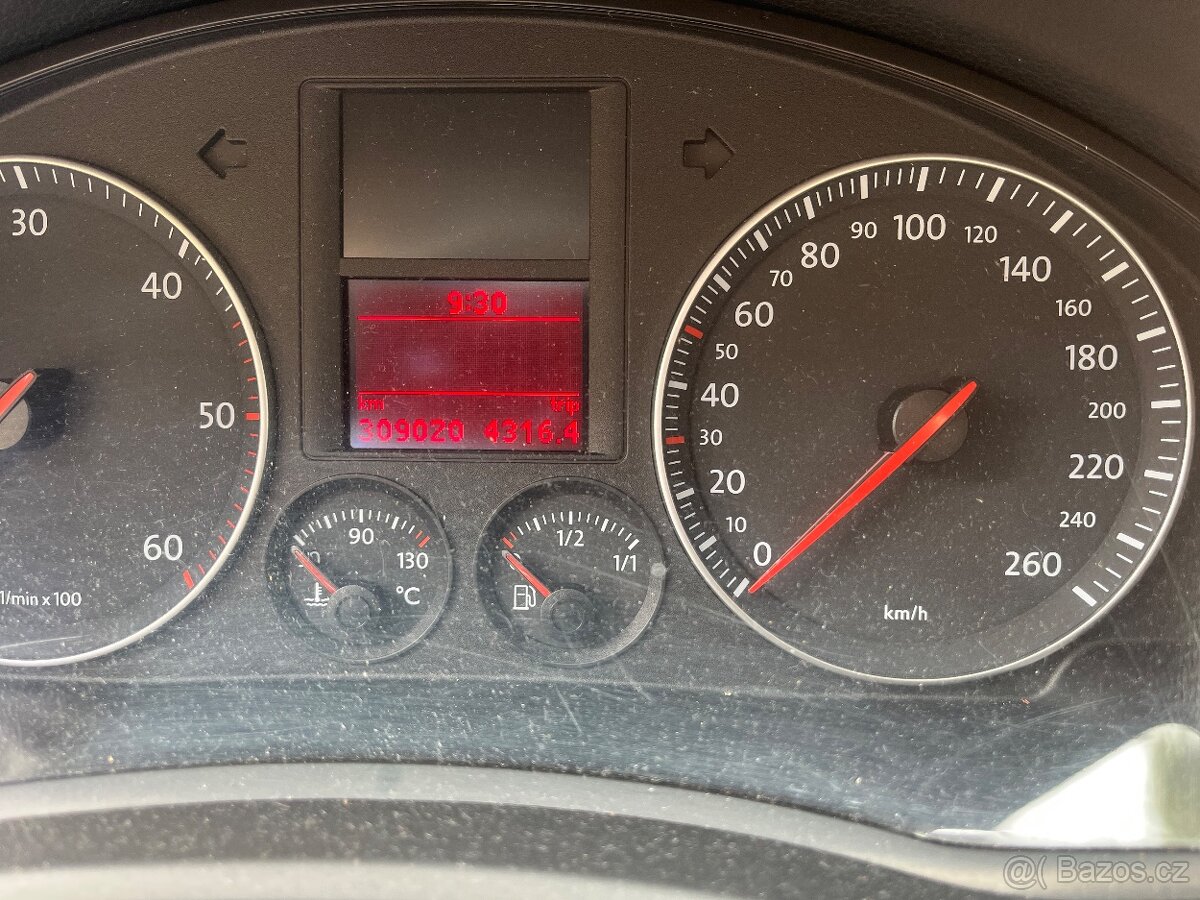 Prodám VW Golf 2.0 TDI 103 kw ve šrotovém stavu