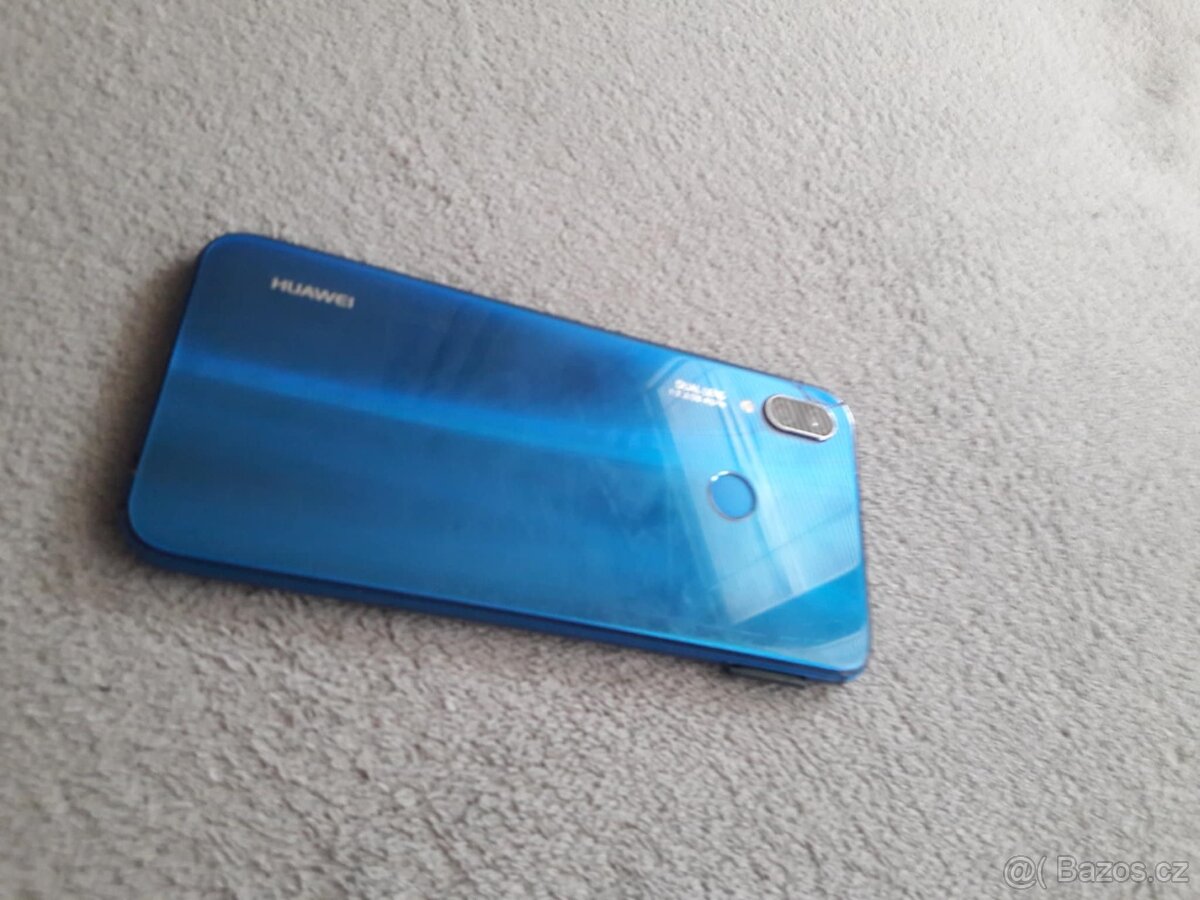 Huawei p 20 lité V dobrem stavu