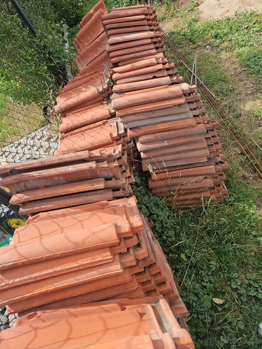 Střešní tašky holandky cihlové červené