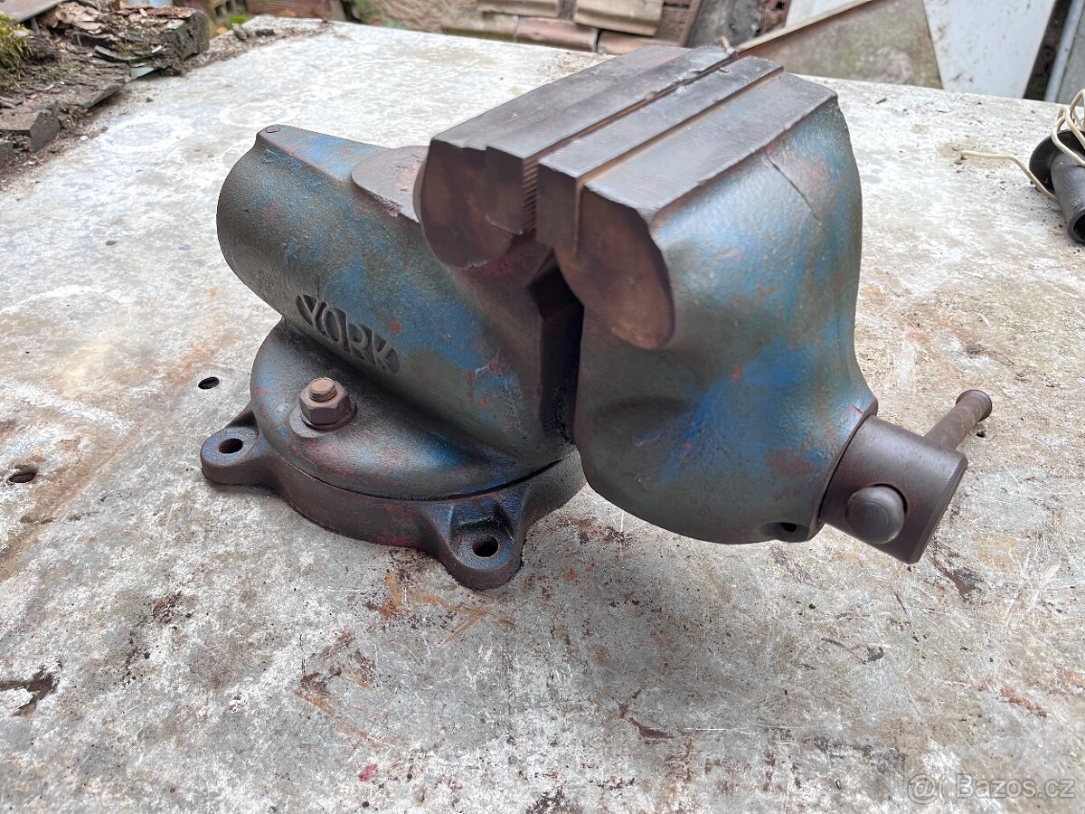 Svěrák York 125