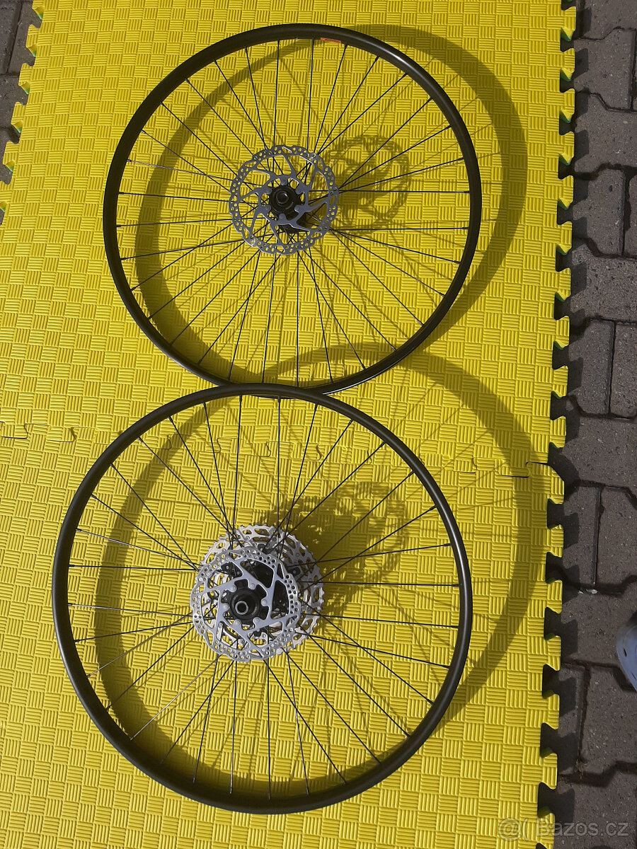 Prodám MTB zapletaná kola