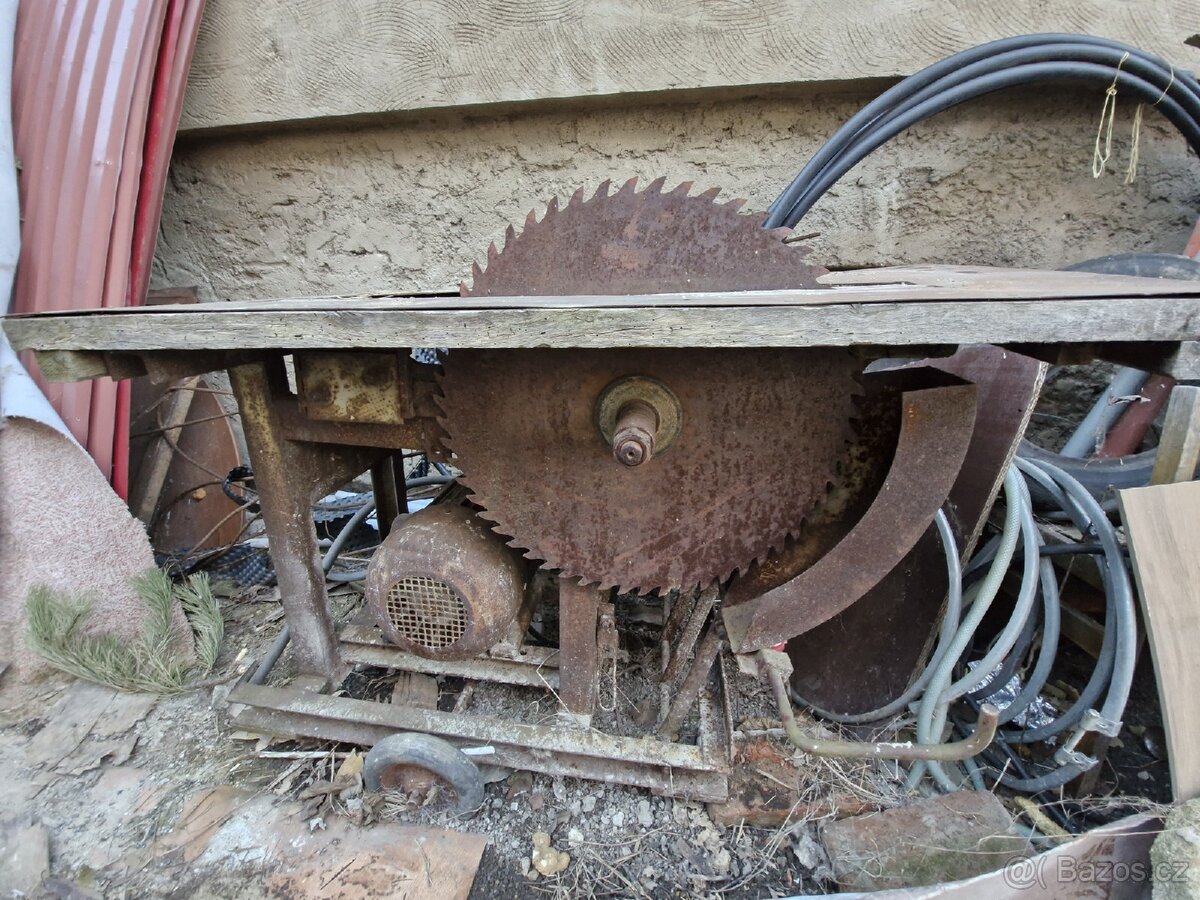 Pila cirkulárka s kolébkou 3kw
