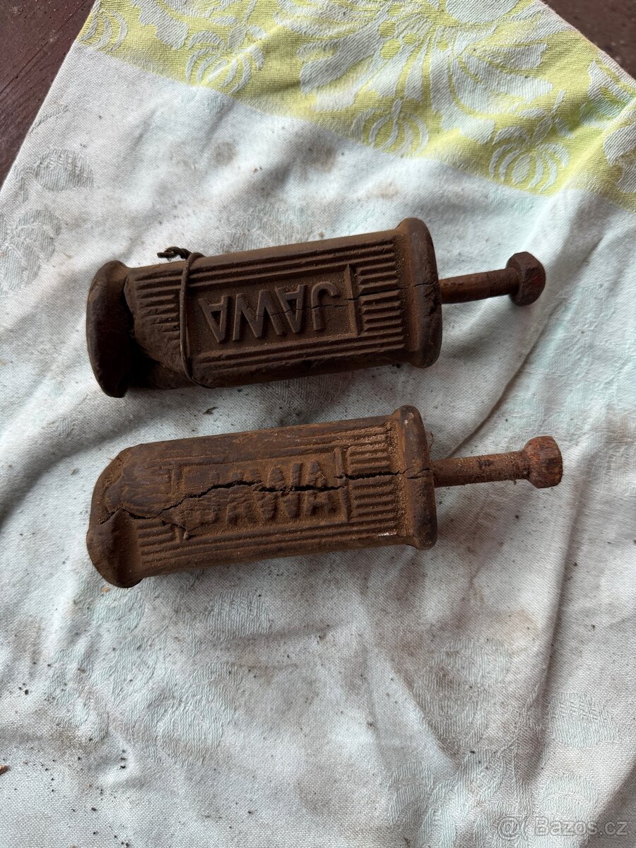 Jawa Speciál - stupačky