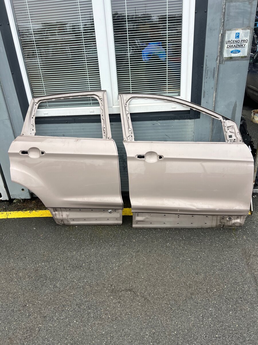 Ford Kuga dveře mk2 pravé