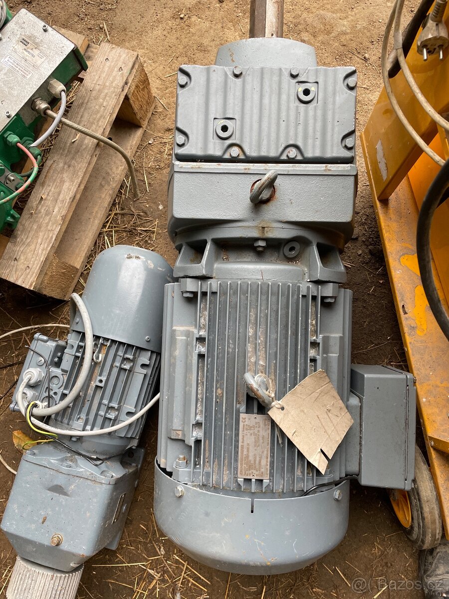 Prodám el motor s převodovkou