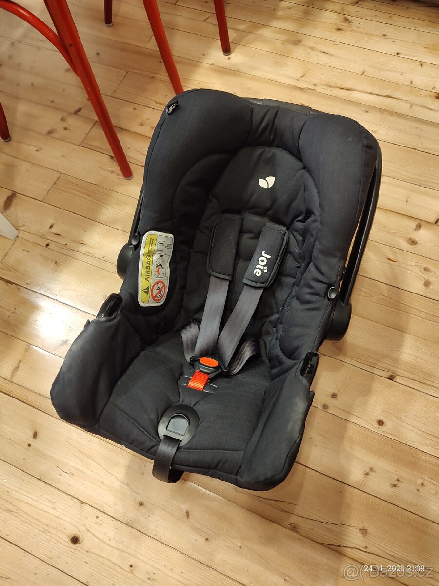 Dětská autosedačka vajíčko Joie