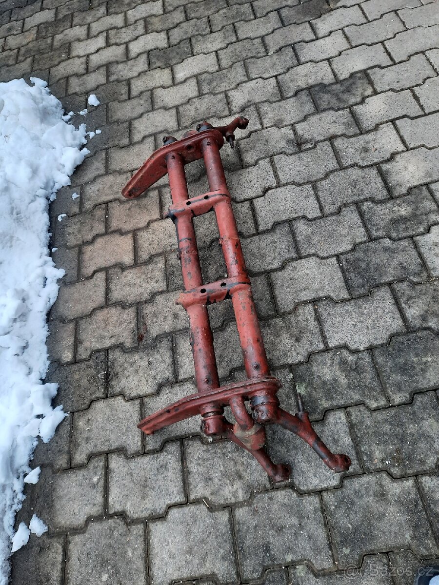 VW Brouk Chrobák Käfer Beetle KDF přední náprava