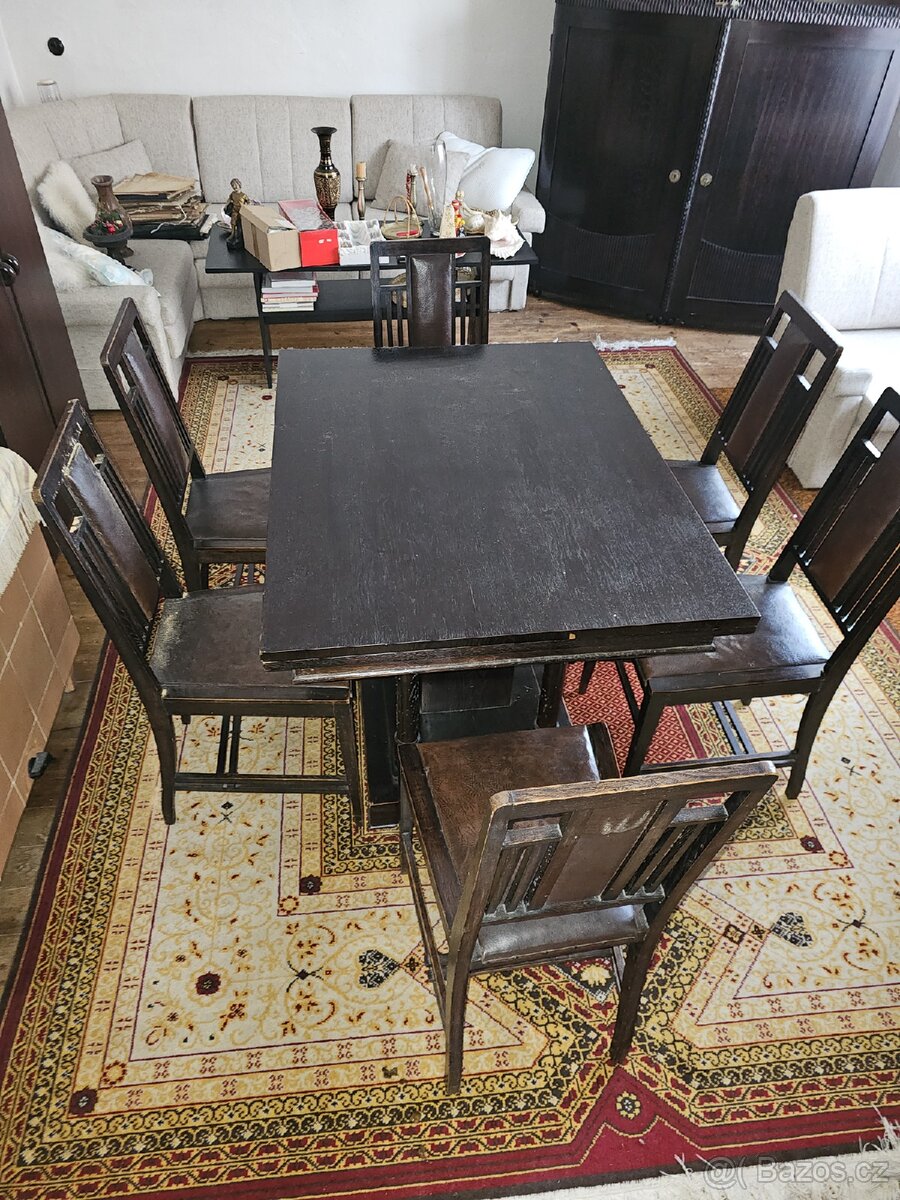 Prodam starožitný stůl a 6 židle