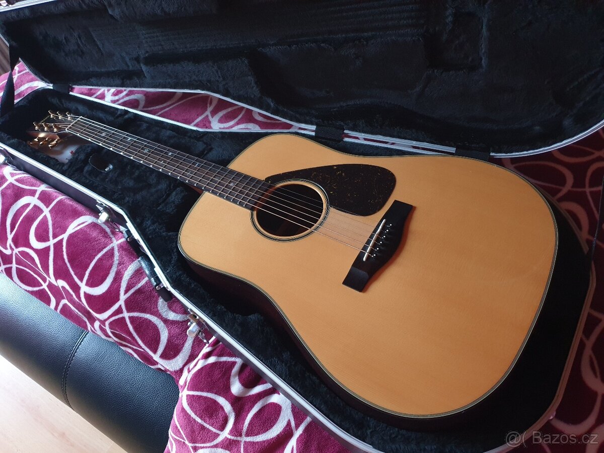 AKUSTICKÁ KYTARA YAMAHA DW-15 CELOMASIVNÍ
