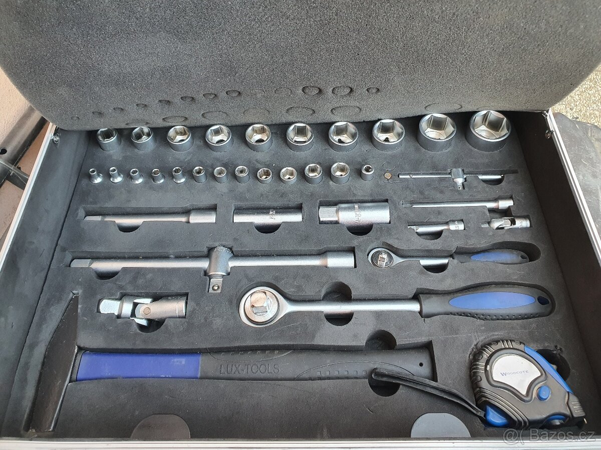 Prodám kufr s nářadím