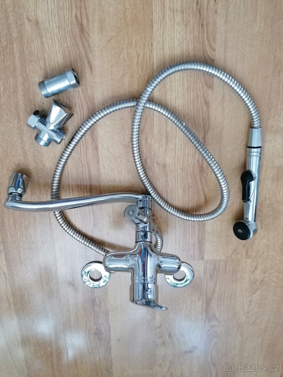 KUCHYŇSKÁ BATERIE SE SPRCHOU