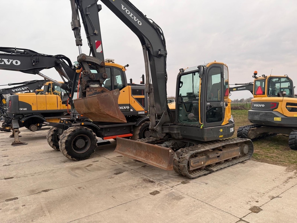 Pásový bagr Volvo ECR 88D