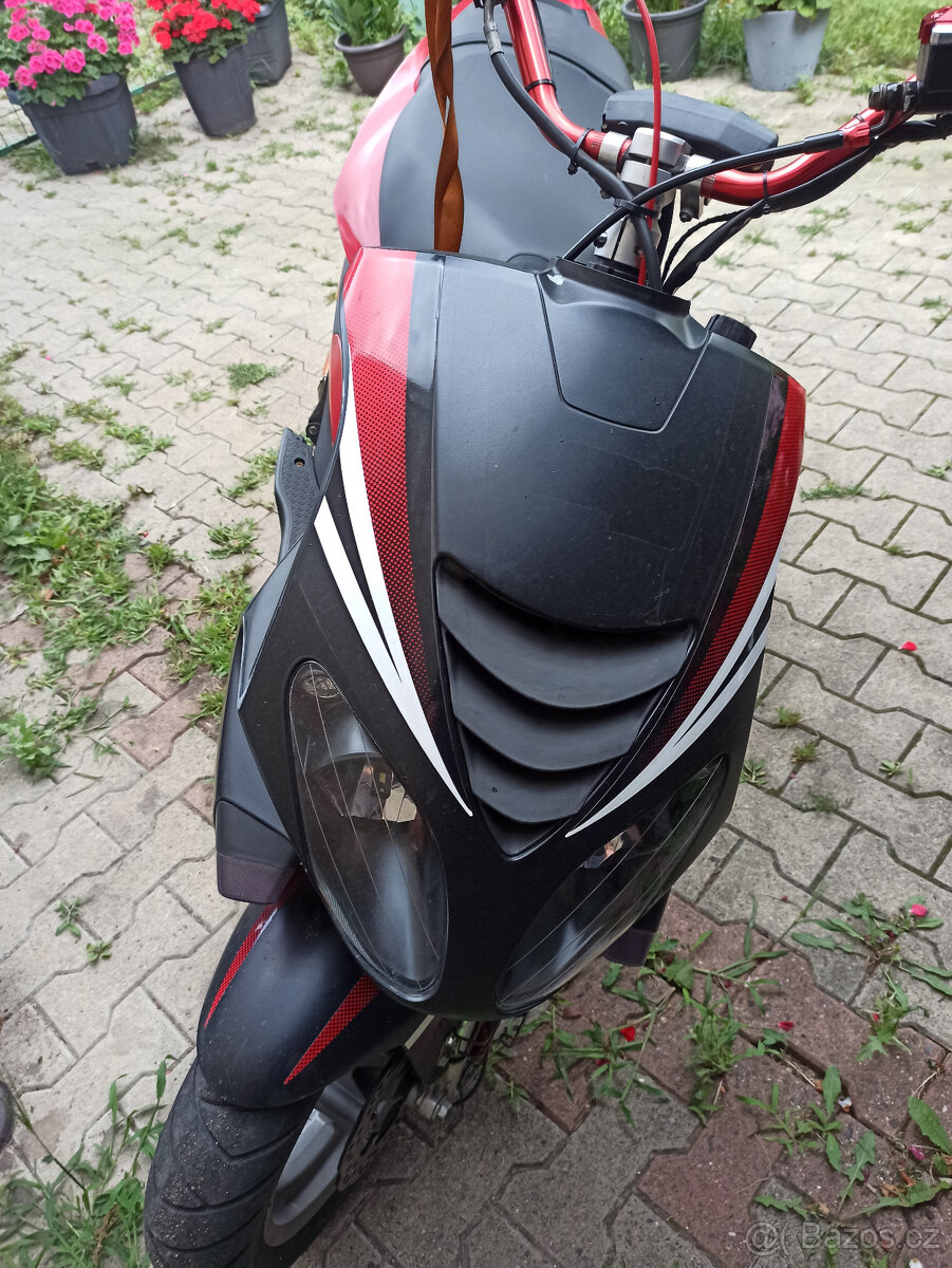 PIAGGIO NRG 200